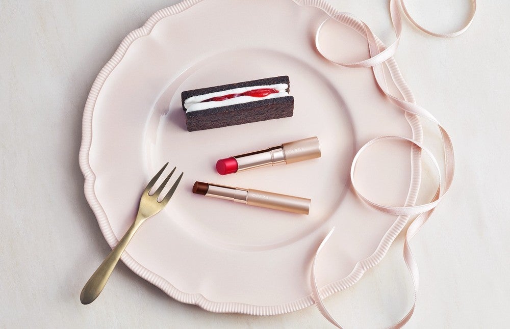 【オペラ・バレンタイン限定リップ】苺とチョコレートをイメージした2つの恋カラー