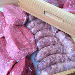 「肉山」ソーセージと赤身肉／画像提供：AKASAKA HALLOWEEN 2015