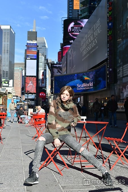 瑛茉ジャスミン／タイムズ・スクエア