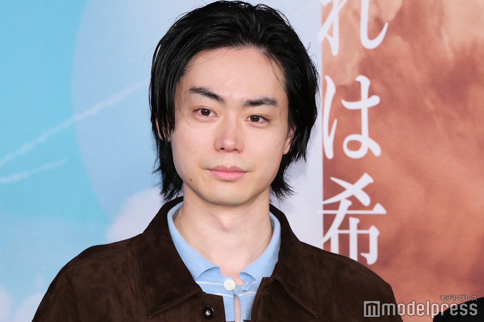 菅田将暉、“恋人役”スリ・リンにギターレッスン 火星旅行への意欲は「ノリで行けるなら」【火星の女王】