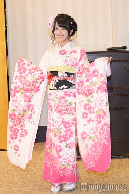 篠崎彩奈（C）モデルプレス