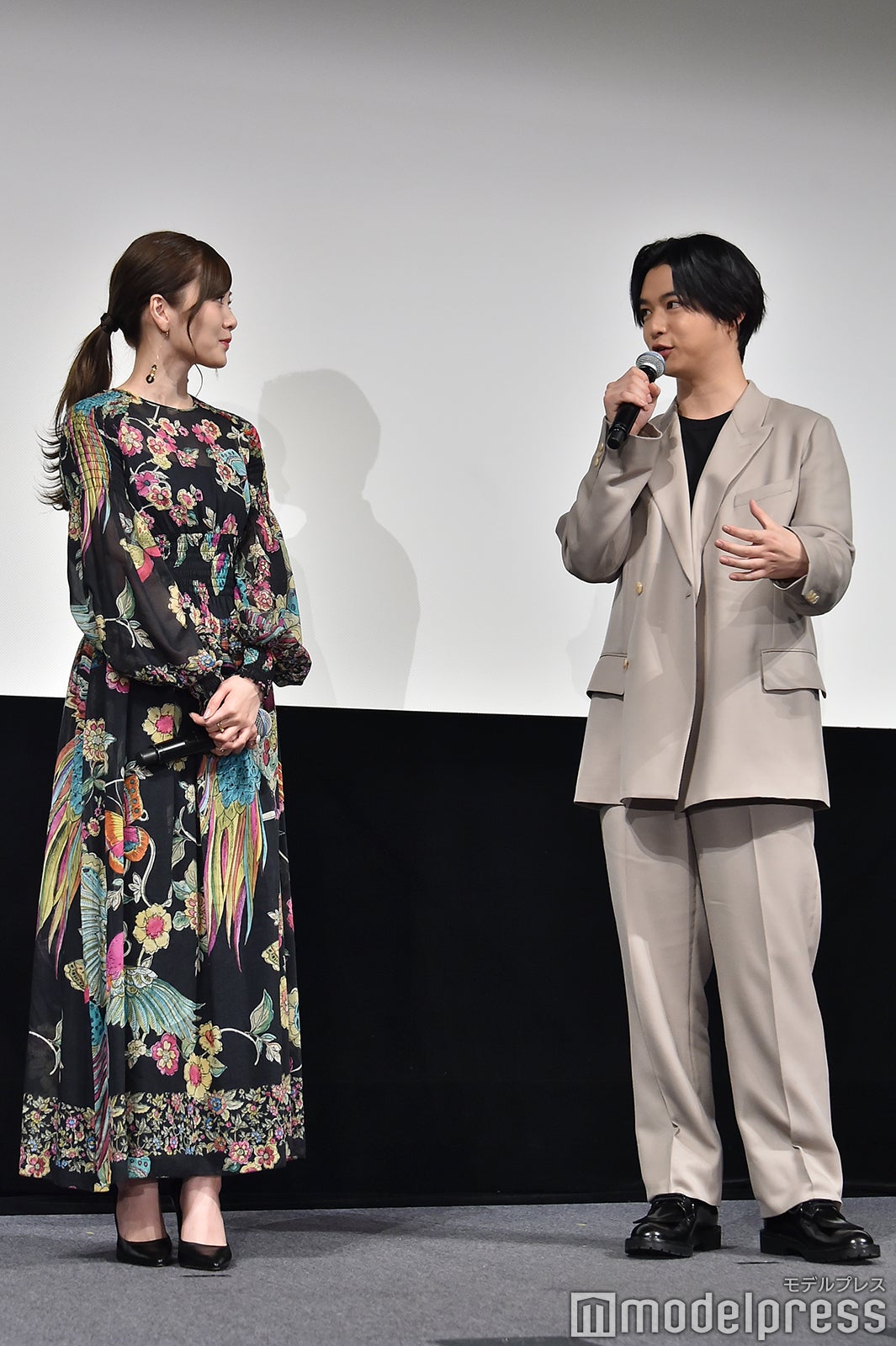 白石麻衣、千葉雄大 （C）モデルプレス