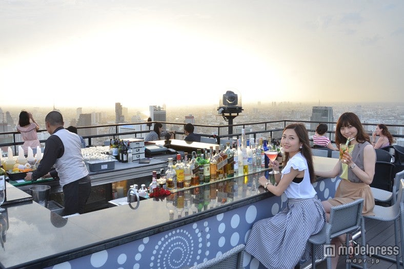 「MOON BAR」では月に因んだカクテルが飲める