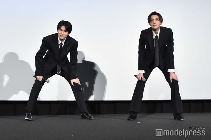 ラスト問題で気合いが入る萩原利久、八木勇征(C)モデルプレス