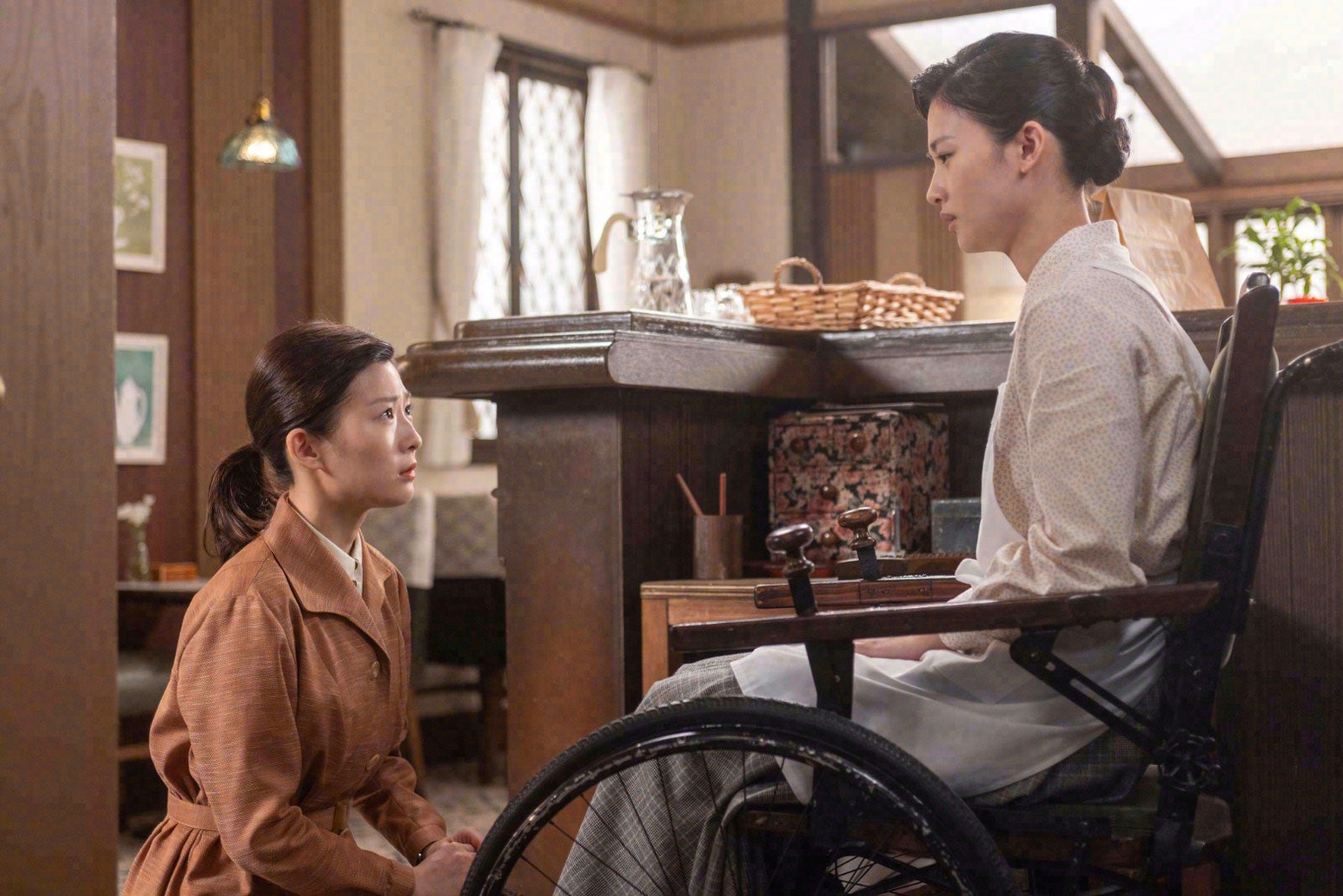 伊藤沙莉、羽瀬川なぎ「虎に翼」第82話（C）NHK