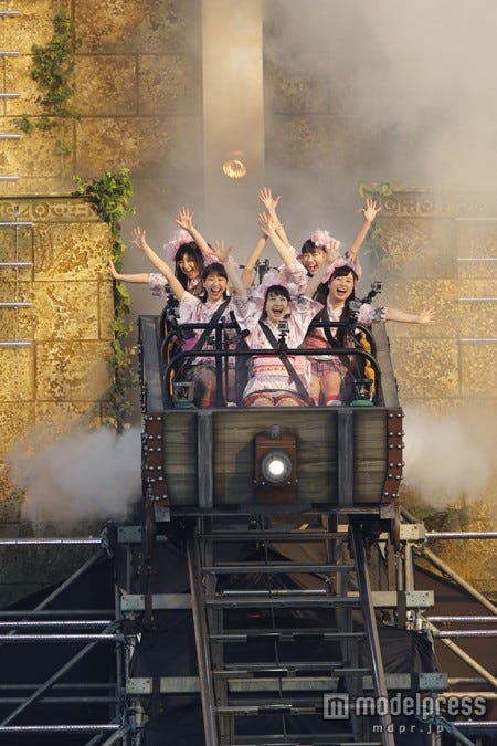 ももいろクローバーZ/photo by HAJIME KAMIIISAKA+Z