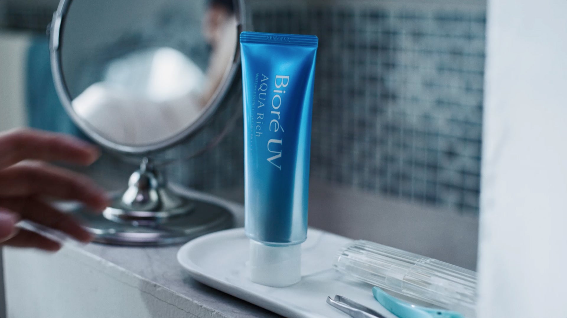 「ビオレUV」アンセムフィルム（提供写真）