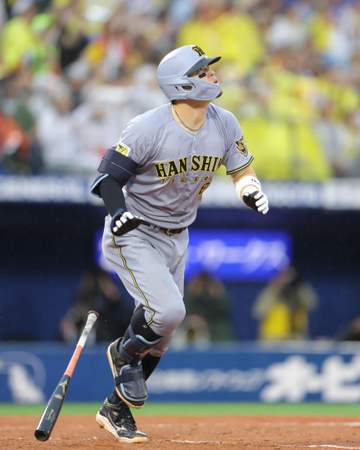 阪神・佐藤輝が2年連続100打点 七回ダメ押しの37号ソロ 右中間スタンド上段へ 観客のどよめき響く