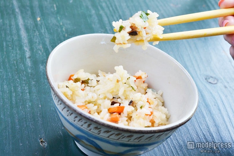 豚、かつお、昆布のダシで味付けした「ジューシー」