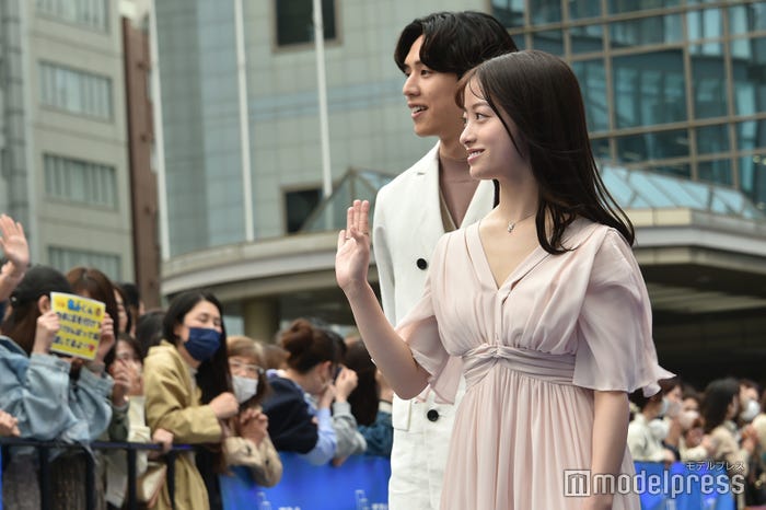 坂東龍汰、橋本環奈(C)モデルプレス