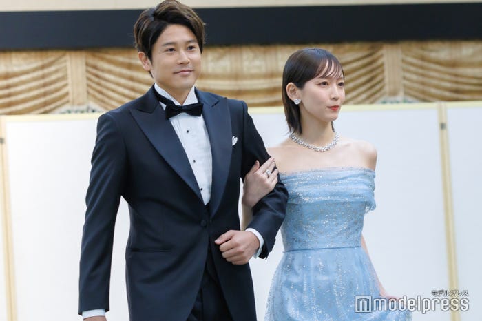 内田篤人、吉岡里帆(C)モデルプレス