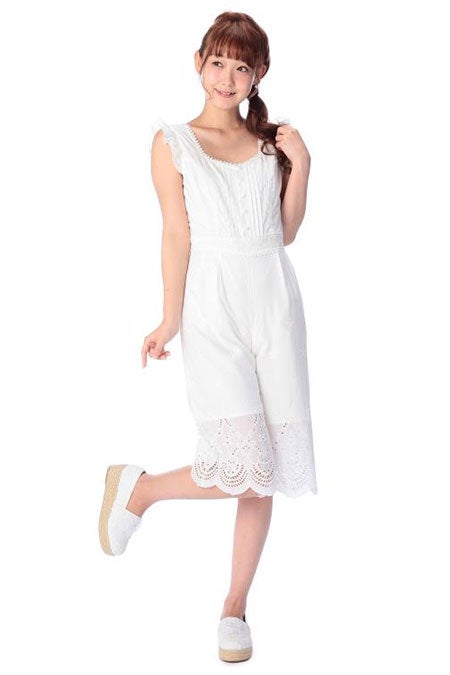 キャンブリックガウチョオールインワン「LIZ LISA」9,936円（税込）