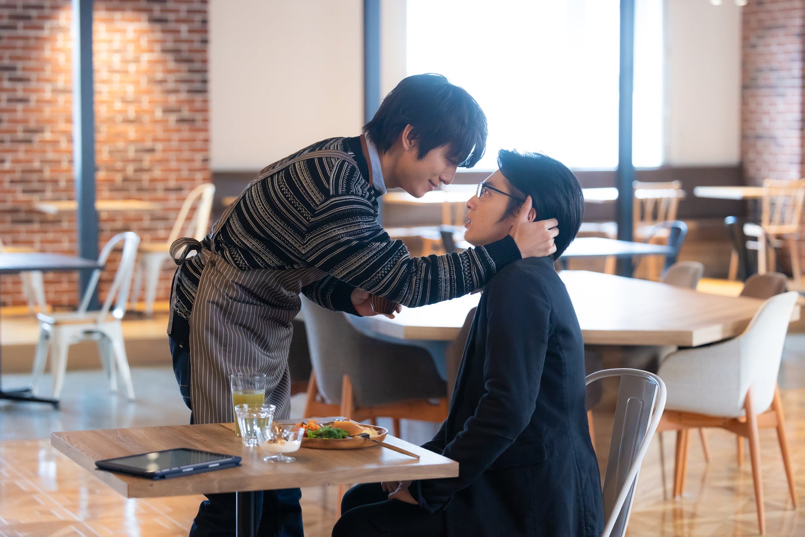 （左）溝端淳平（C）テレビ朝日