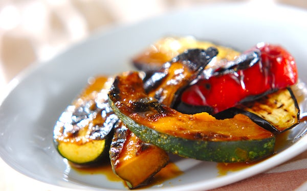 もう一品作りたいときにも最適！　夏野菜のカレーマリネ