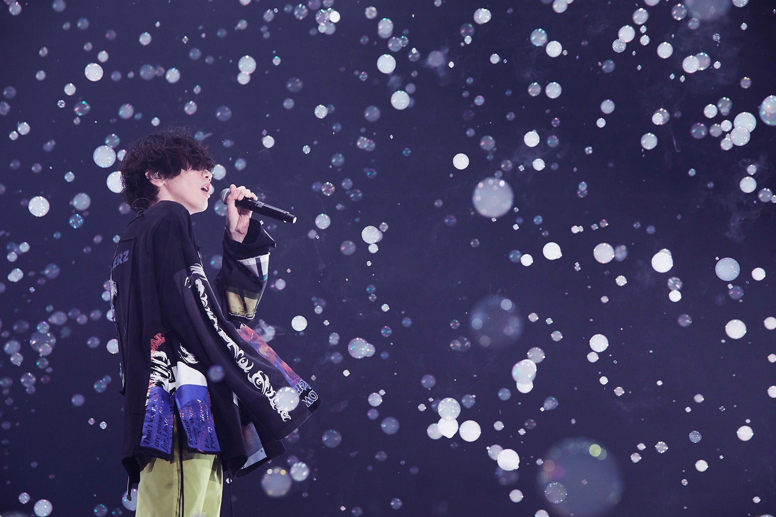 「米津玄師 2019 TOUR／脊椎がオパールになる頃」ライブ写真（提供画像）