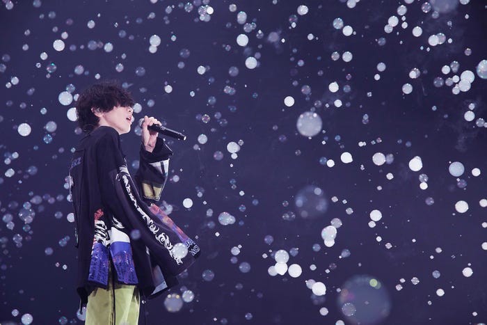 「米津玄師 2019 TOUR/脊椎がオパールになる頃」ライブ写真(提供画像)