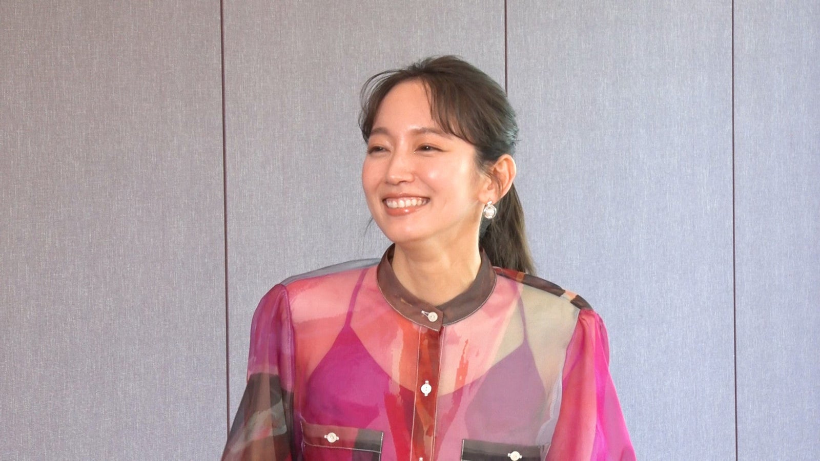 吉岡里帆、不可解な行動明かされ照れ「新しいカギ」初登場