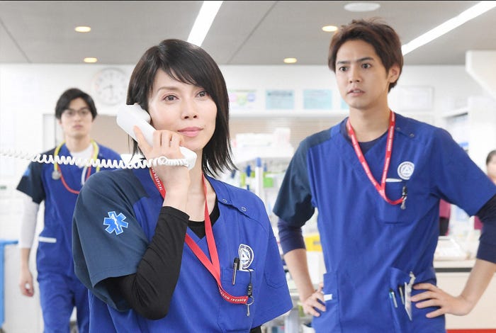 中谷美紀、片寄涼太/「病室で念仏を唱えないでください」第1話より(C)TBS