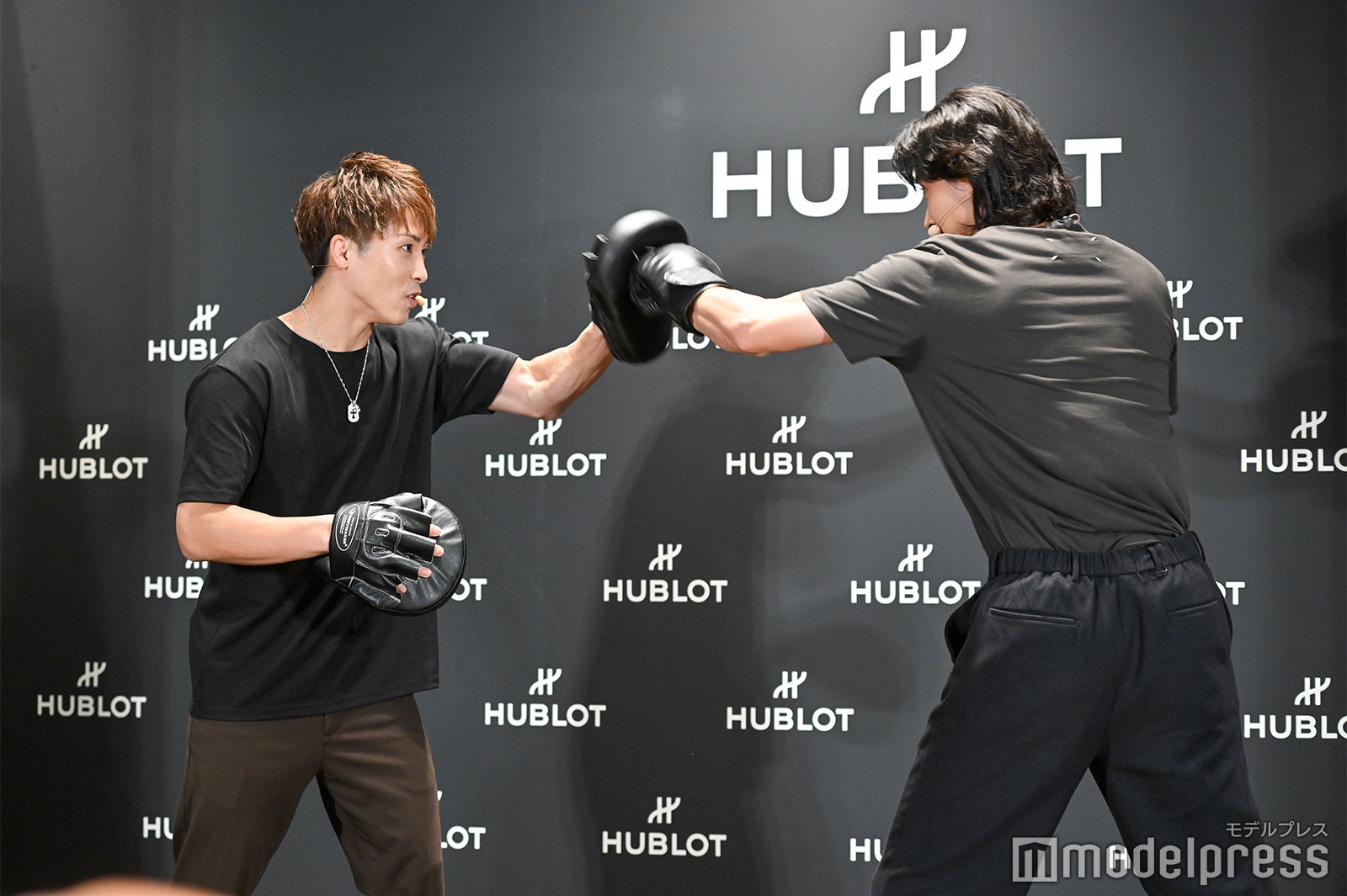 山崎賢人、井上尚弥（C）モデルプレス