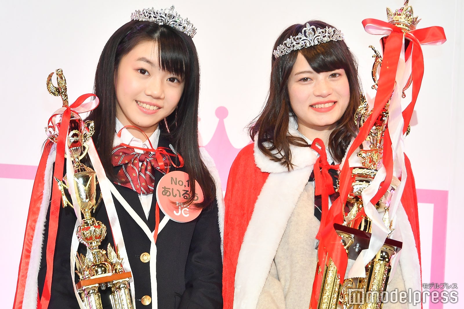 「JCミスコン2018」グランプリのあいるぅさん、「女子高生ミスコン2018」グランプリのあれんさん （C）モデルプレス