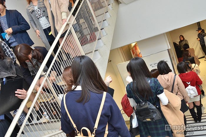 約200人が長蛇の列をなした