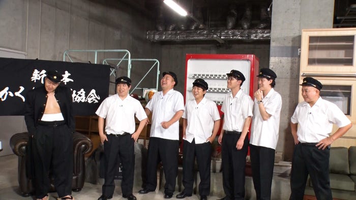 「学校かくれんぼ」(左から)長田庄平、せいや、岡部大、秋山寛貴、菊田竜大、粗品、岡部大(C)フジテレビ