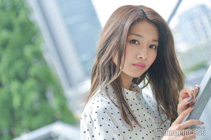 小室安未 (C)モデルプレス