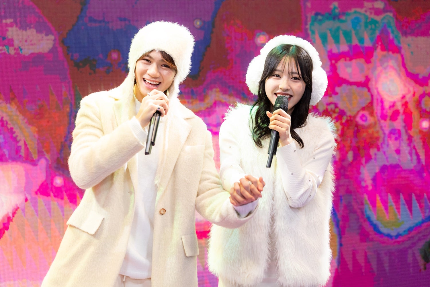 きんご（内田金吾）、りのん（多田梨音）（C）AbemaTV, Inc.