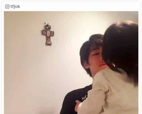 ディーン・フジオカ、愛娘を抱くパパ姿公開で悶絶者続出「理想すぎる」「娘になりたい」