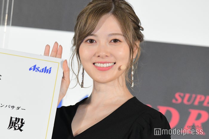 白石麻衣 自慢のヘアスタイル公開 女神 ロングまいやん期待 の反響 モデルプレス