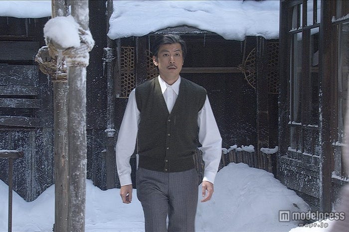 天海祐希のサプライズ出演に驚く玉山鉄二