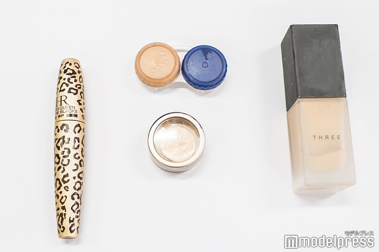 （左から）マスカラ、ファンデーション、アイシャドウ、下地（C）モデルプレス