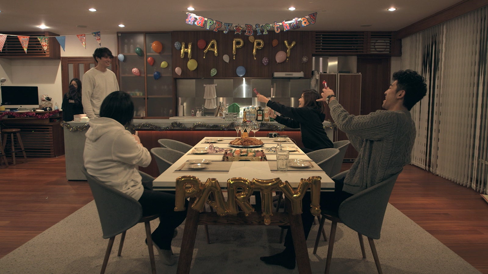 安未＆至恩の合同パースデーパーティー 「TERRACE HOUSE OPENING NEW DOORS」14th WEEK（C）フジテレビ／イースト・エンタテインメント