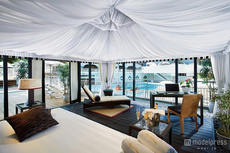 「GARDEN POOL」のカバナ／画像提供：ホテルニューオータニ