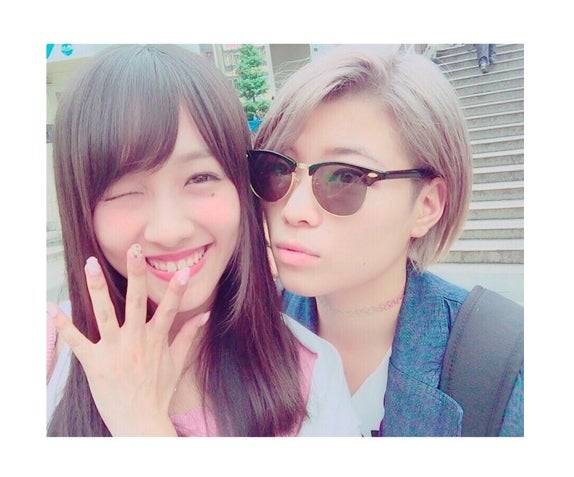 Dancing DollsのMisaki（右）、まえのん／前田希美オフィシャルブログ（Ameba）より