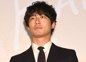坂口健太郎 一般女性と結婚