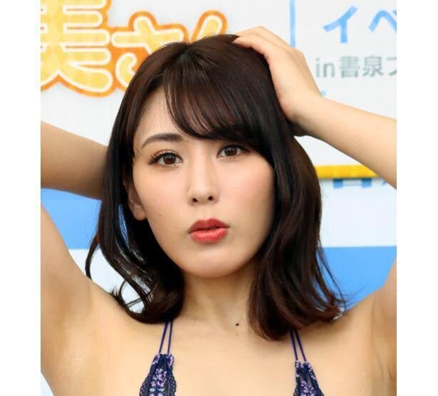 金子智美、裸に限りなく近い…！“究極にきわどい”水着shotを公開 「ほぼまる見え」「至高のむちむち感」と反響 モデルプレス