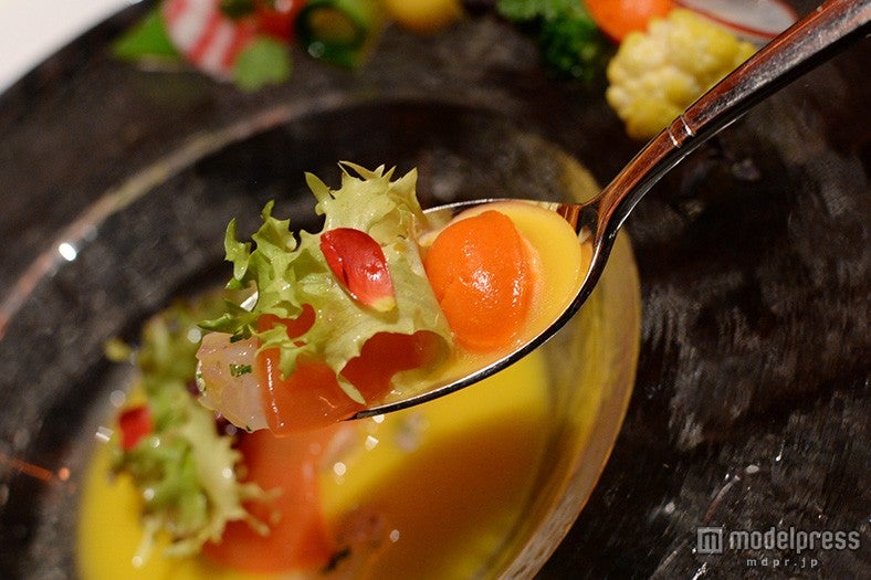 混ぜて食べると様々な風味が広がる