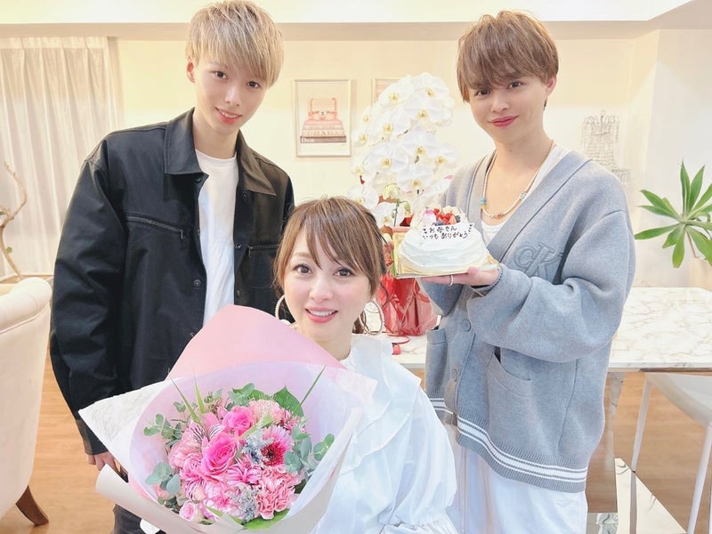 渡辺美奈代オフィシャルブログ「子供たちの成長が嬉しい母」より