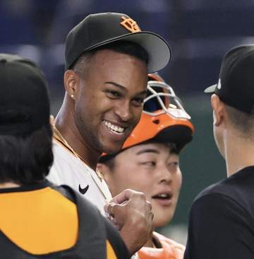 巨人守護神マルティネス「体の状態は100％」昇格へ準備整う ライブBPで状態を確認