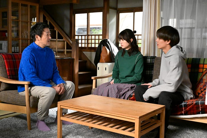 大森南朋、門脇麦、永瀬廉「厨房のありす」第8話より(C)日本テレビ