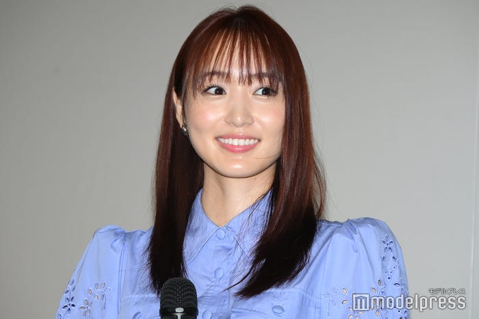 菅井友香(C)モデルプレス