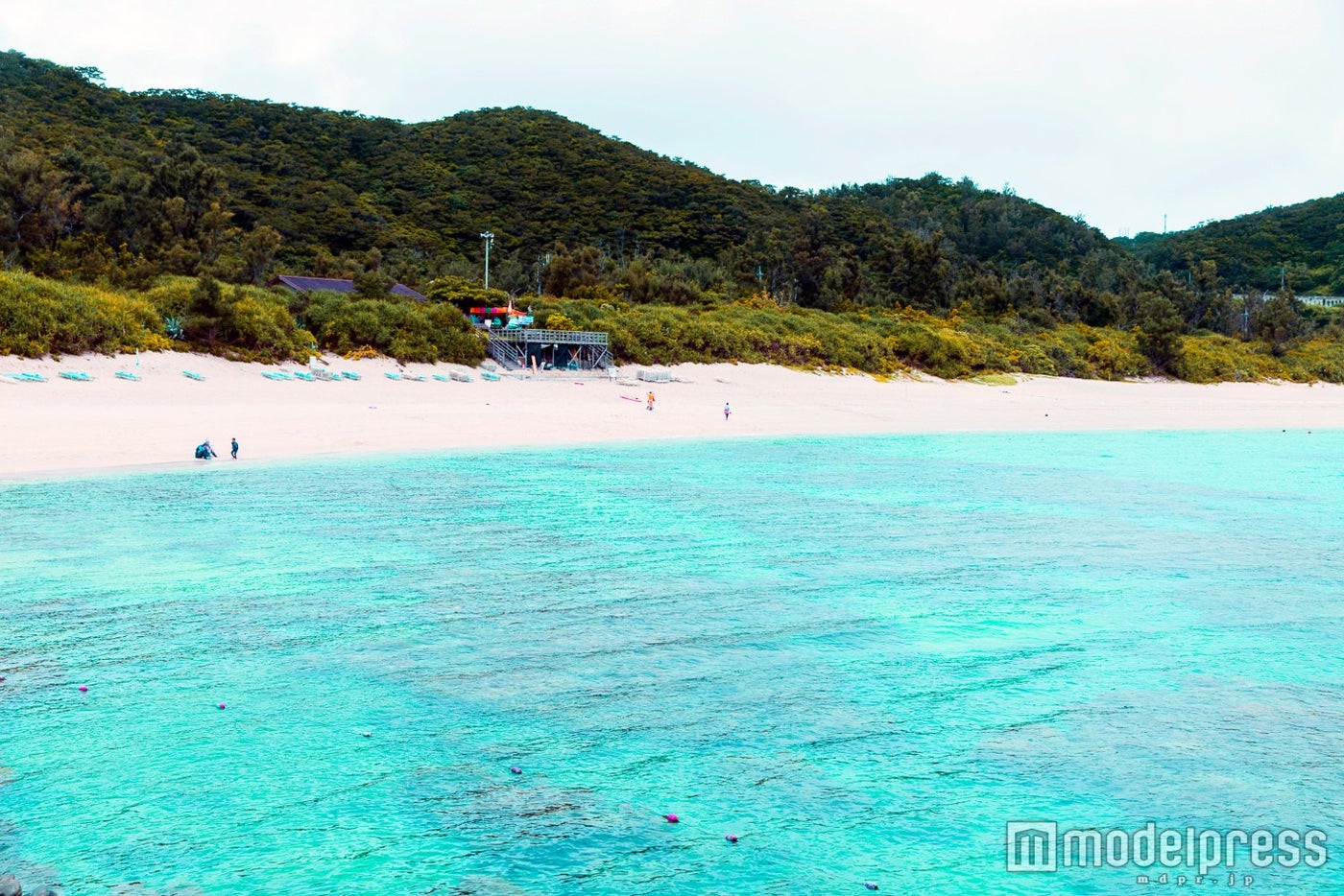 真っ青な慶良間諸島のビーチ