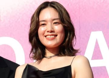 第1子妊娠中の筧美和子「ぽんぽこりん」マタニティコーデ紹介 「妊娠中って浮腫やすいのに、足がきれいすぎる！」SNSで反響続々