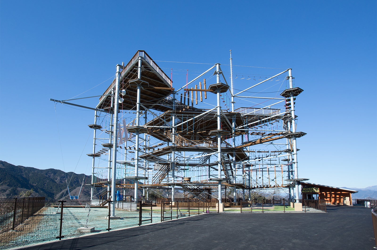 マッスルモンスター／画像提供：富士急行