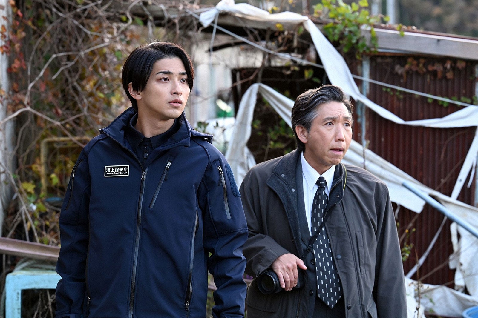 横浜流星、梶原善／「DCU」第2話より（C）TBS 