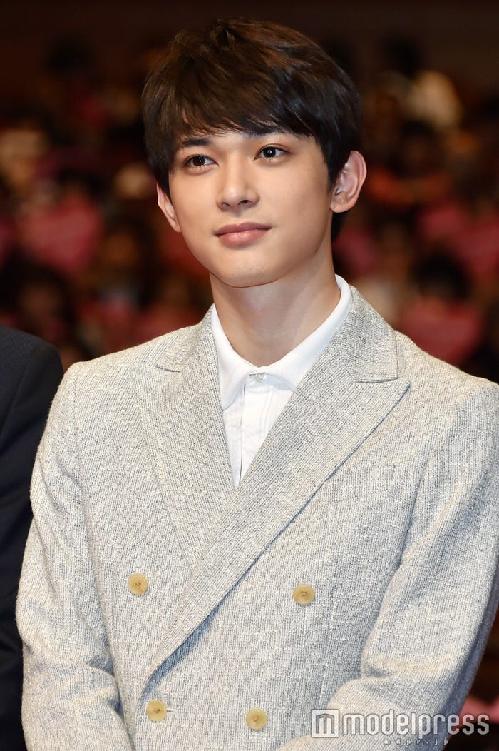 吉沢亮(黒髪、オン眉)/映画「オオカミ少女と黒王子」ジャパンプレミアより:2016年4月撮影 (C)モデルプレス