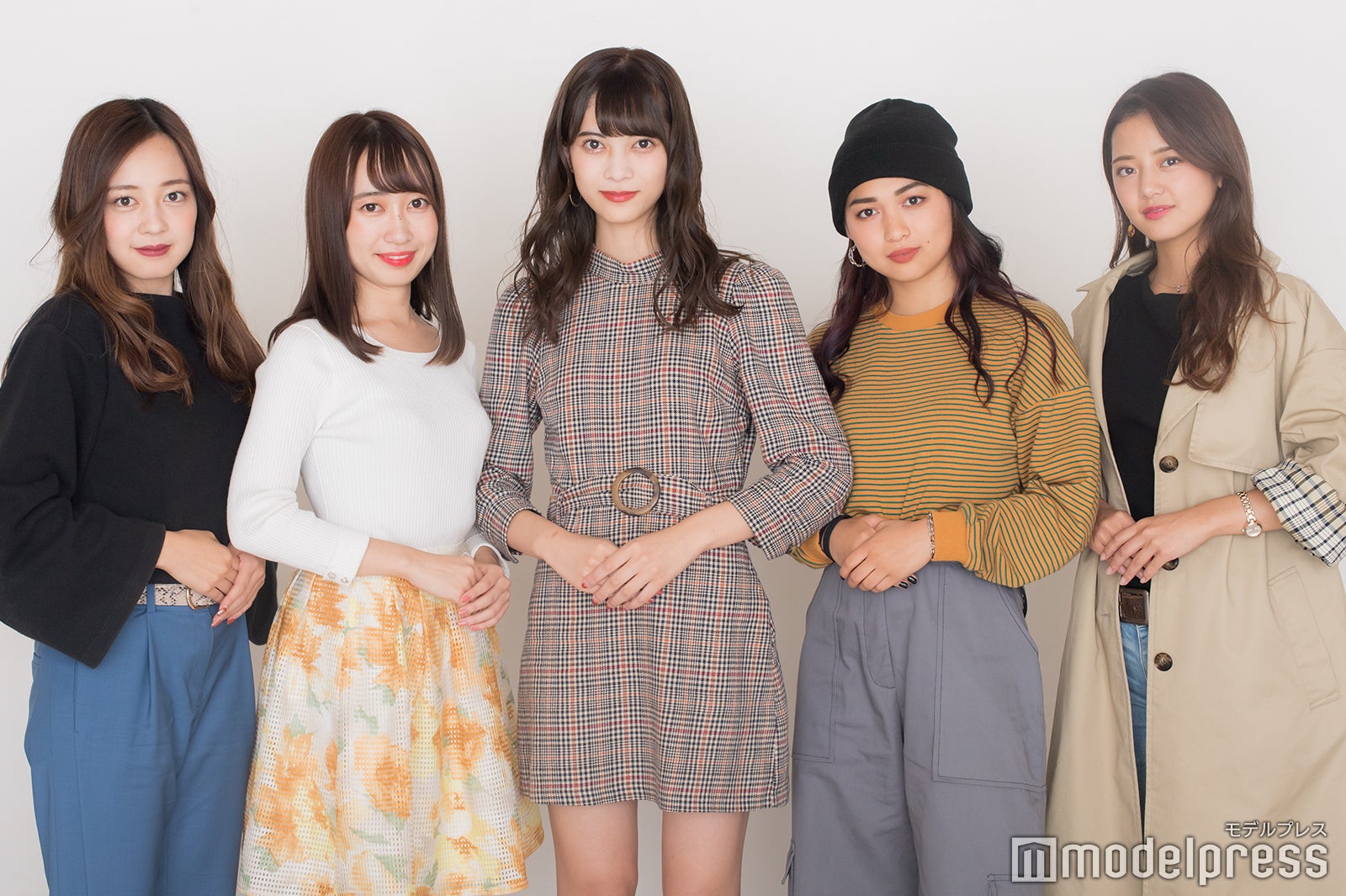 （左から）冨田夏帆、川島彩織、大薮未来、クコヌデヴン、塩田恵理佳 （C）モデルプレス