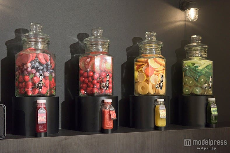 色鮮やかな4種類の「GREENS」