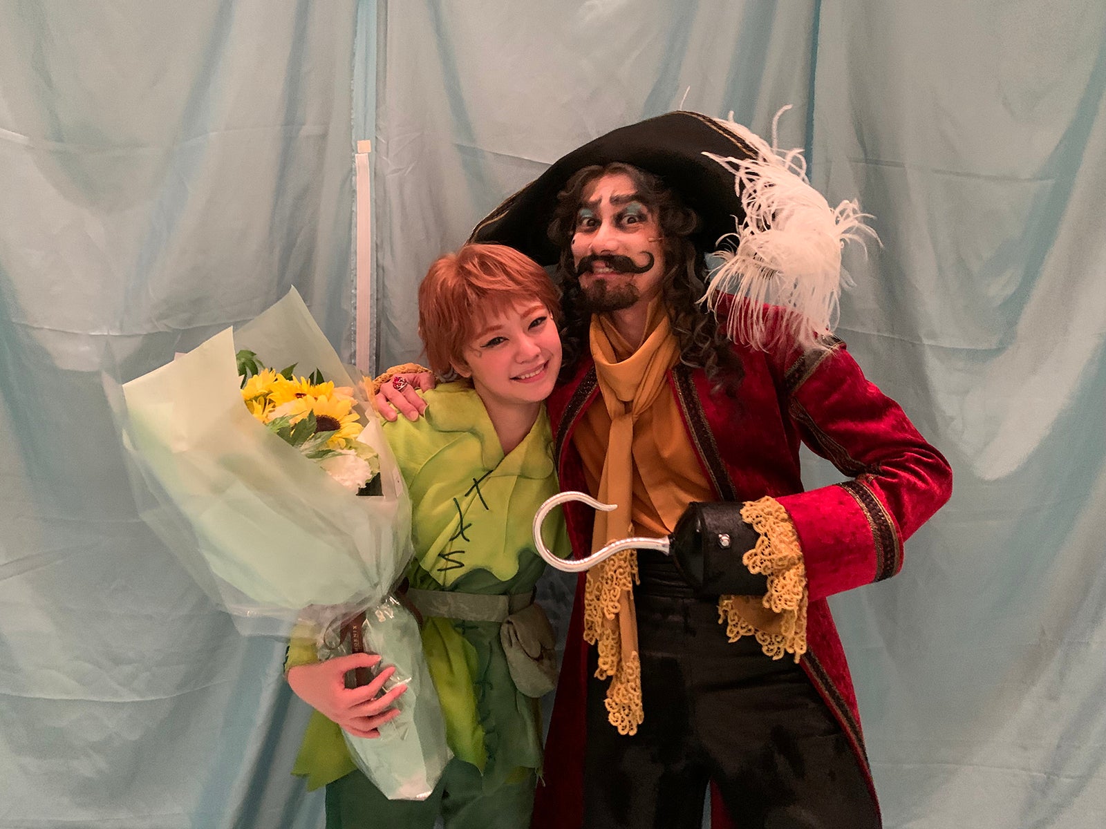 （左）吉柳咲良（提供写真）